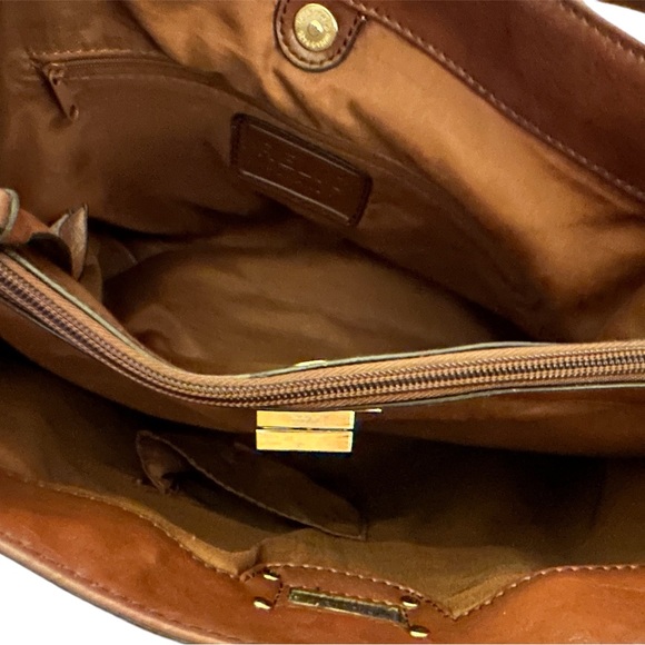 Relic Brand by FOSSIL Brown Floral Fabric Shoulder Bag with Brown Trim - Picture 6 of 10